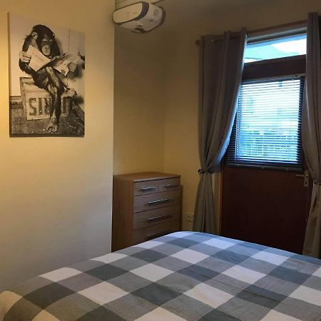 Cononbridge No 5 Newly Refurbished 4 Bedroom House מראה חיצוני תמונה
