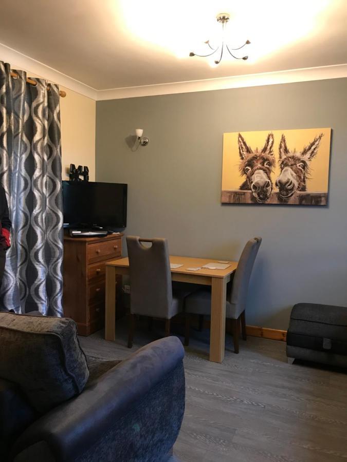 Cononbridge No 5 Newly Refurbished 4 Bedroom House מראה חיצוני תמונה