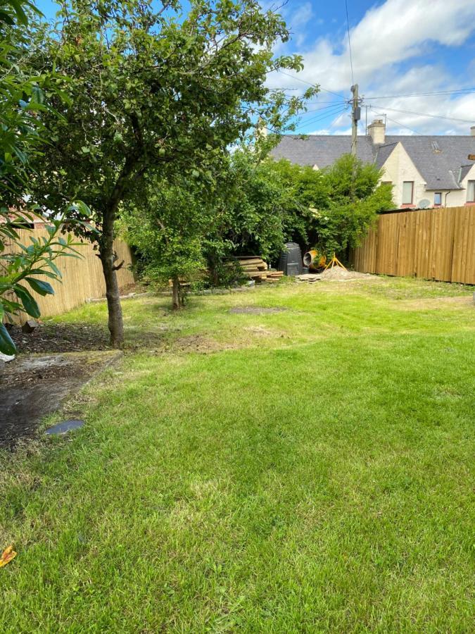 Cononbridge No 5 Newly Refurbished 4 Bedroom House מראה חיצוני תמונה