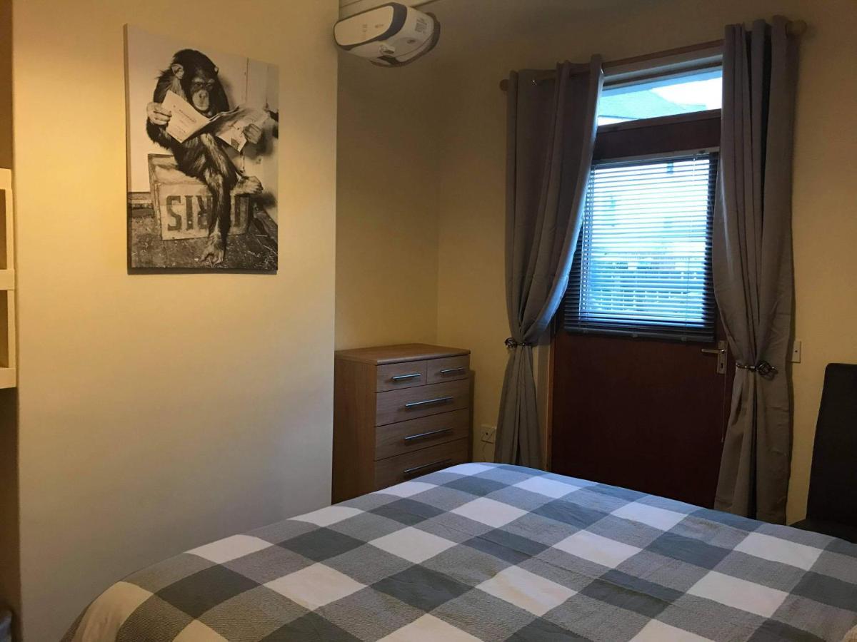 Cononbridge No 5 Newly Refurbished 4 Bedroom House מראה חיצוני תמונה