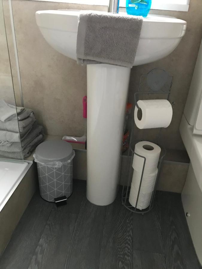 Cononbridge No 5 Newly Refurbished 4 Bedroom House מראה חיצוני תמונה