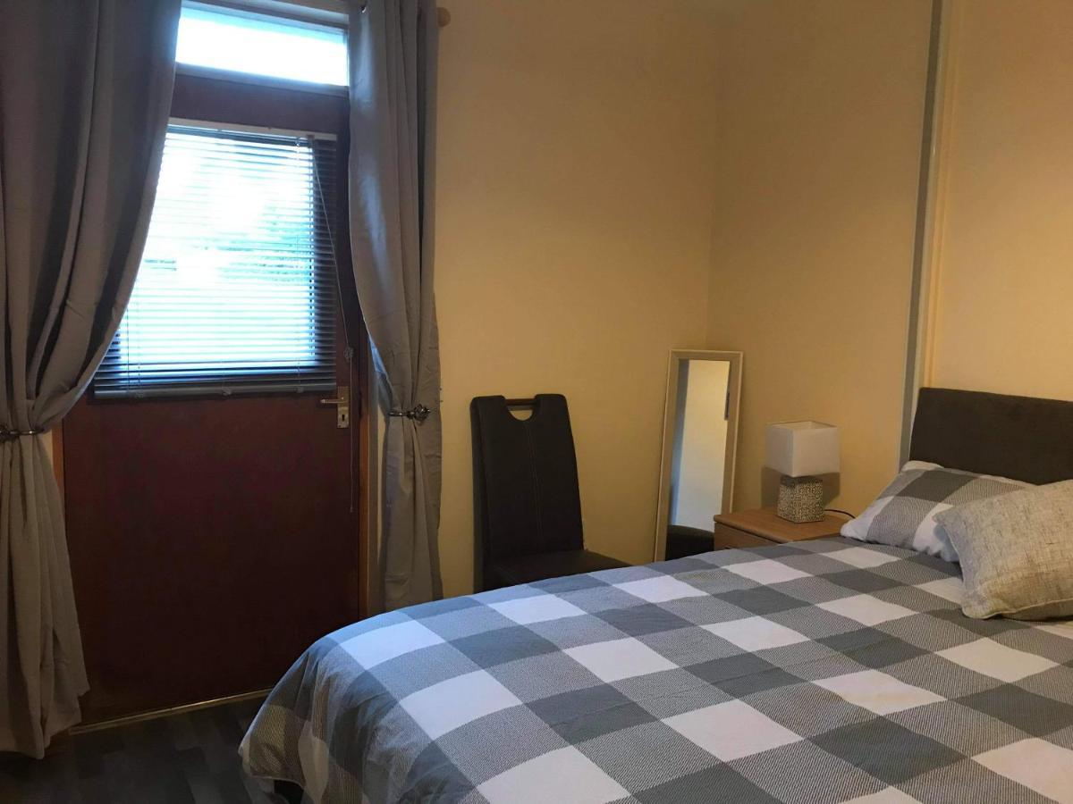 Cononbridge No 5 Newly Refurbished 4 Bedroom House מראה חיצוני תמונה