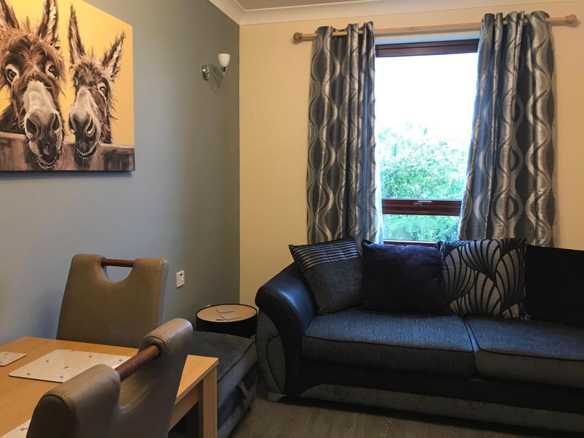 Cononbridge No 5 Newly Refurbished 4 Bedroom House מראה חיצוני תמונה