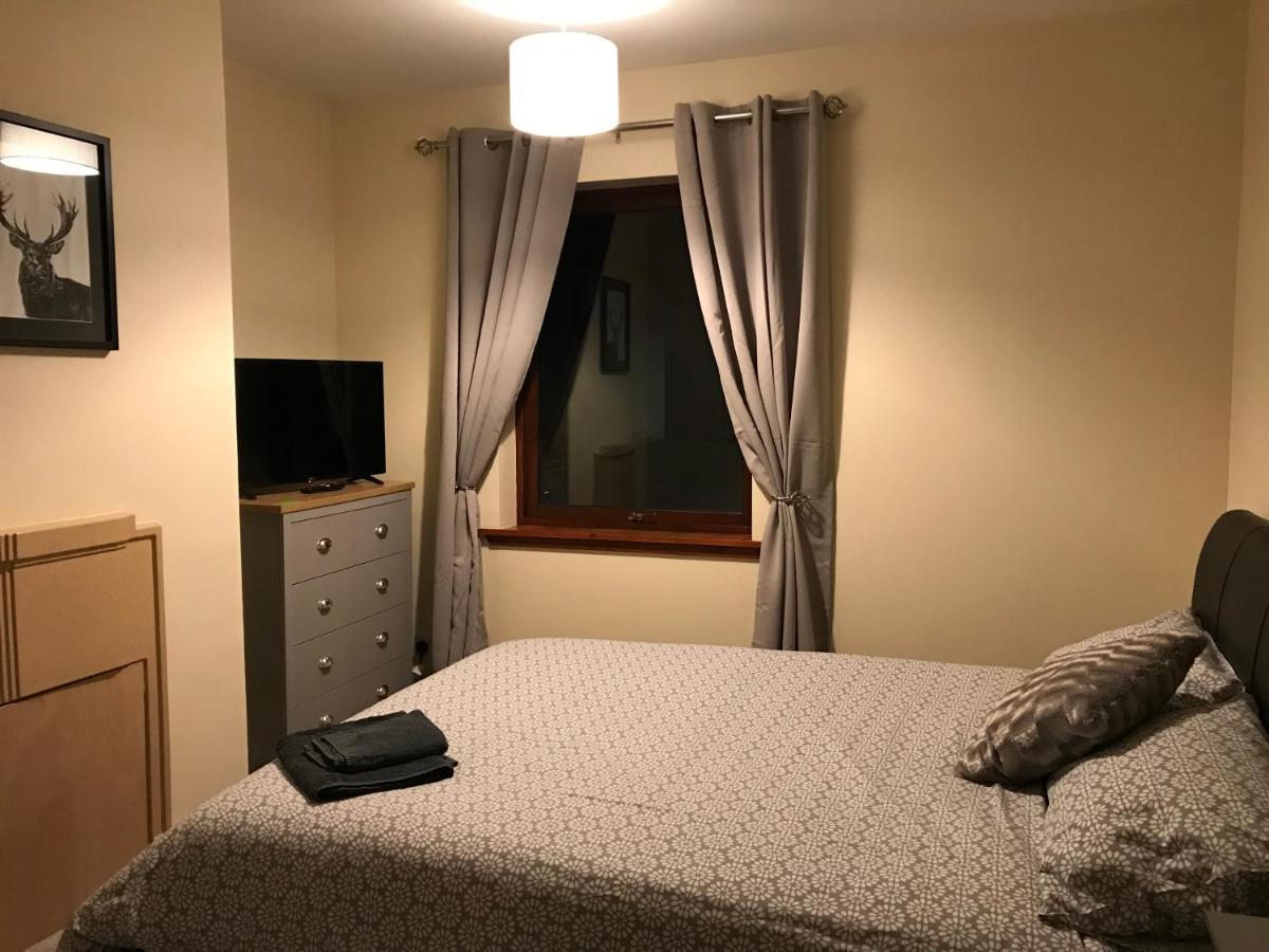 Cononbridge No 5 Newly Refurbished 4 Bedroom House מראה חיצוני תמונה