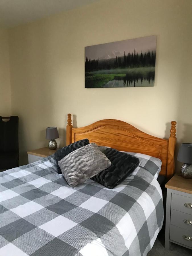 Cononbridge No 5 Newly Refurbished 4 Bedroom House מראה חיצוני תמונה